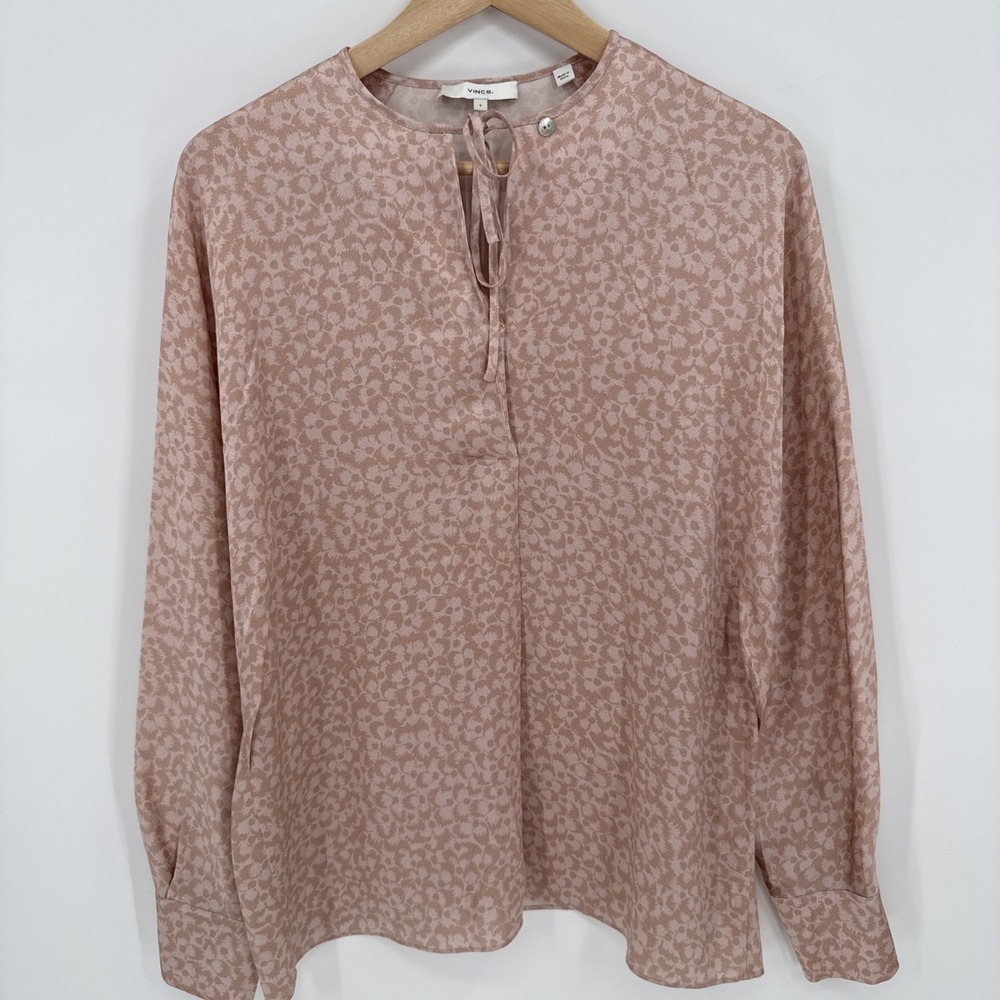 Vince Womens Blush 100% Silk Floral Shell Button Blouse Size Small Career Travel